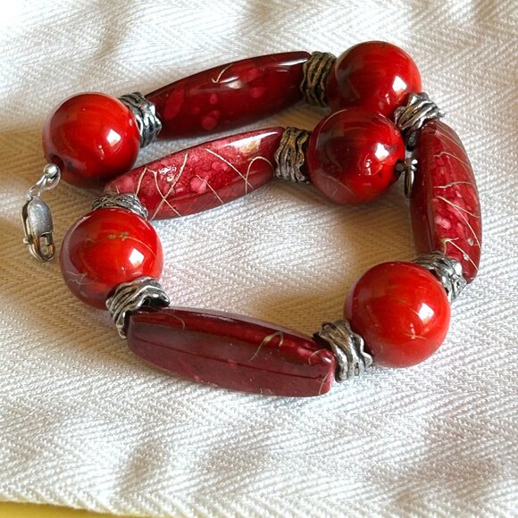 Red Beaded Bracelet With 925 Sterling Silver Clasp - Picture 3 of 6